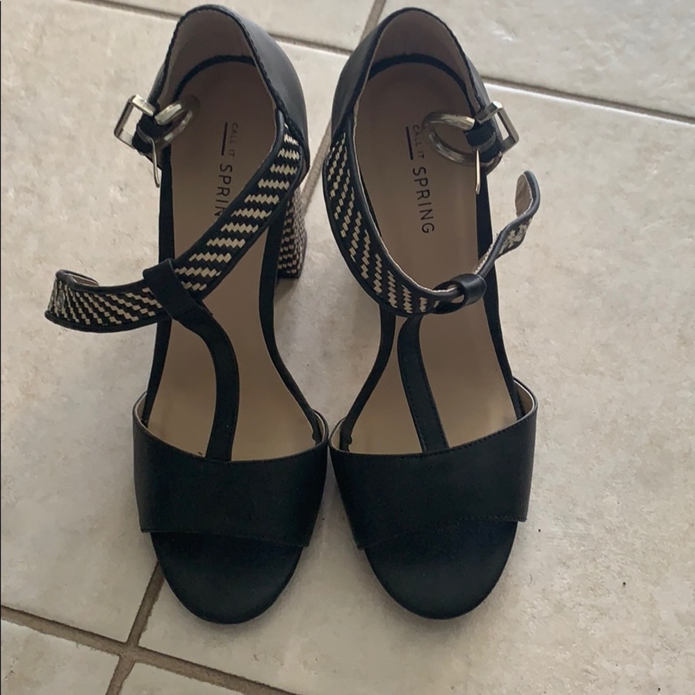 T strap printed block heel sandals - Picture 1 of 3
